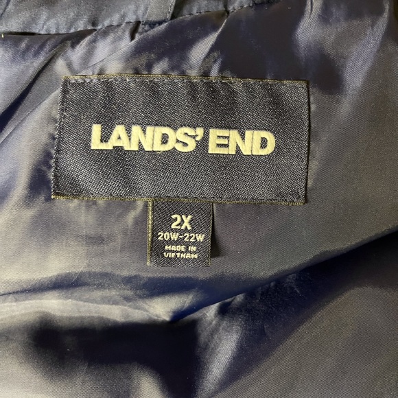 Lands’ End Ultra Lightweight Packable Down Vest - Picture 3 of 3